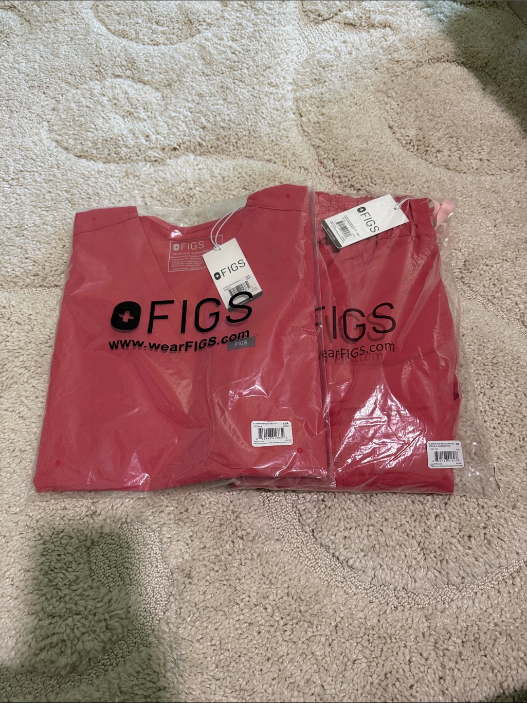 Figs Catarina Top & Dowa Hw Relaxed Straight Leg Pant Pulmonary Pink